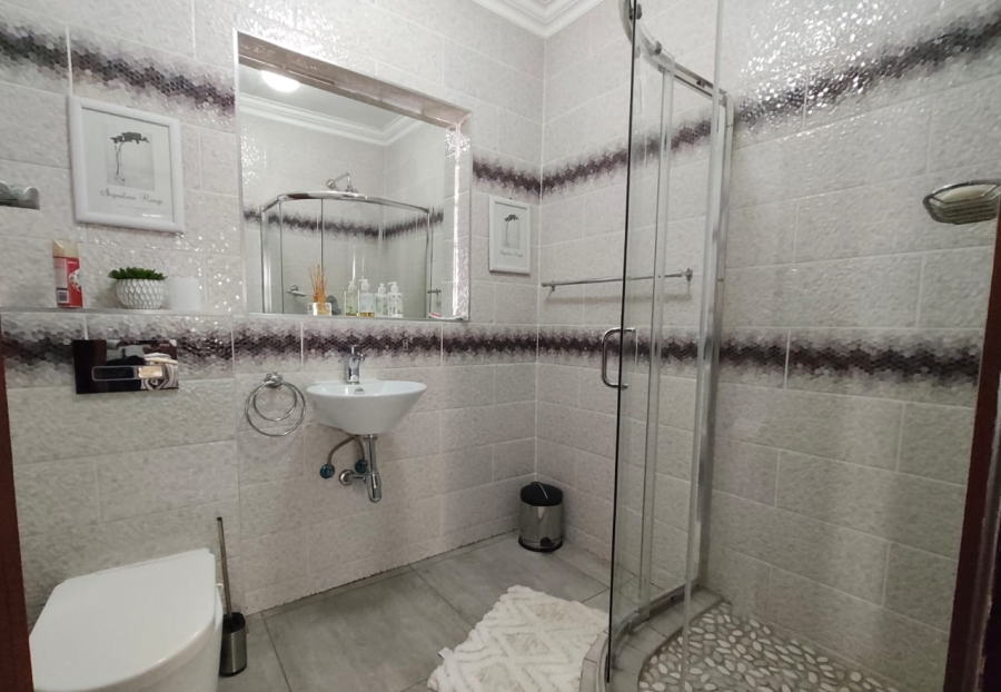 4 Bedroom Property for Sale in Brackendowns Gauteng