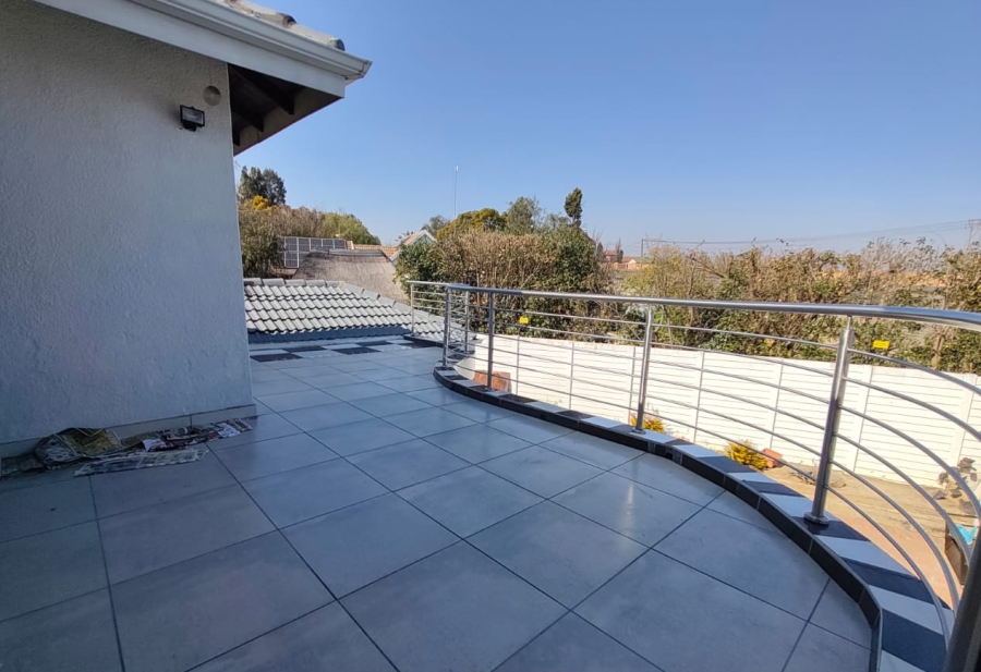 4 Bedroom Property for Sale in Brackendowns Gauteng