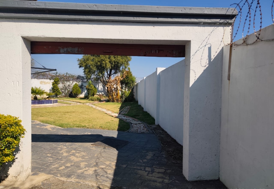 4 Bedroom Property for Sale in Brackendowns Gauteng