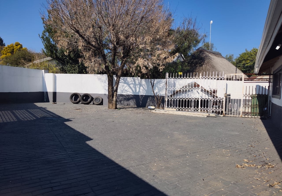 4 Bedroom Property for Sale in Brackendowns Gauteng