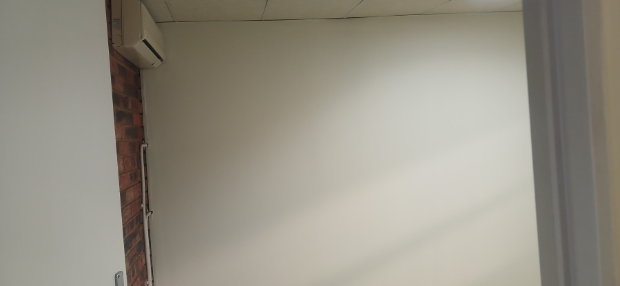 To Let Commercial Property for Rent in Sebenza Gauteng