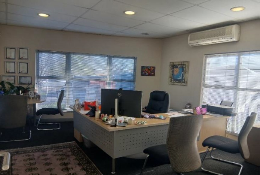 To Let Commercial Property for Rent in Longmeadow Gauteng