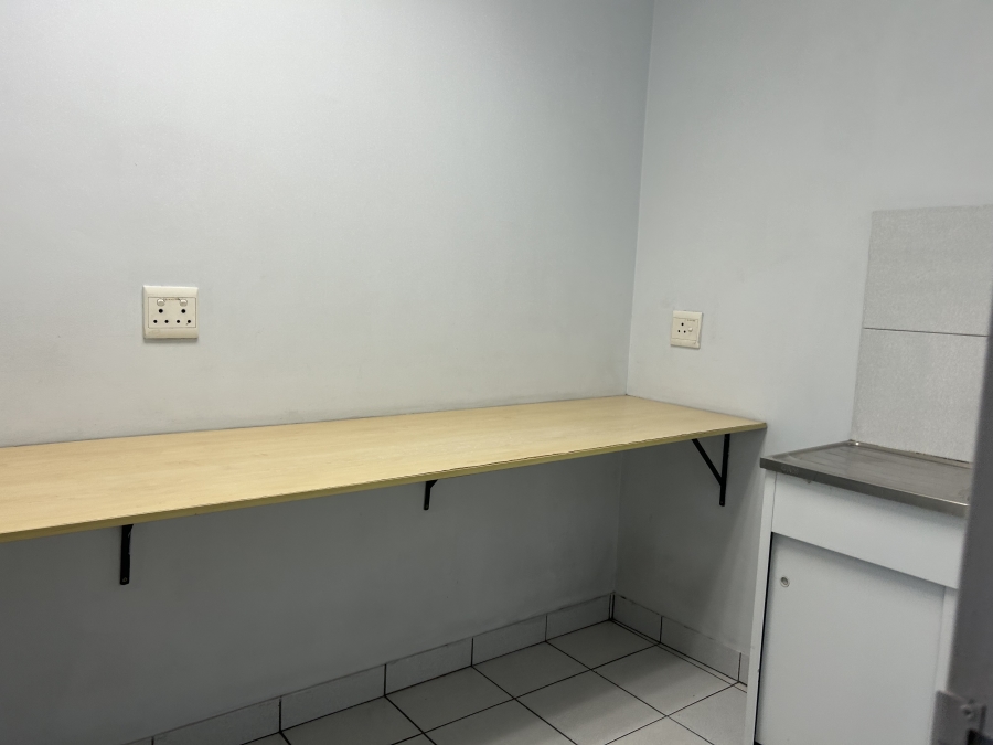 To Let Commercial Property for Rent in Spartan Gauteng