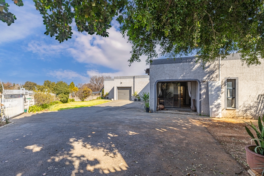 3 Bedroom Property for Sale in Highway Gardens Gauteng