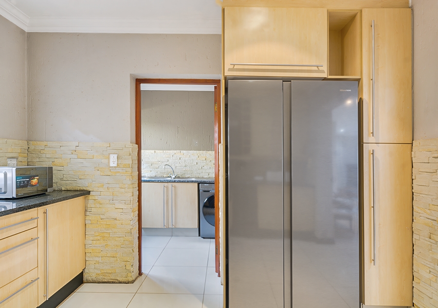 To Let 4 Bedroom Property for Rent in Broadacres Gauteng