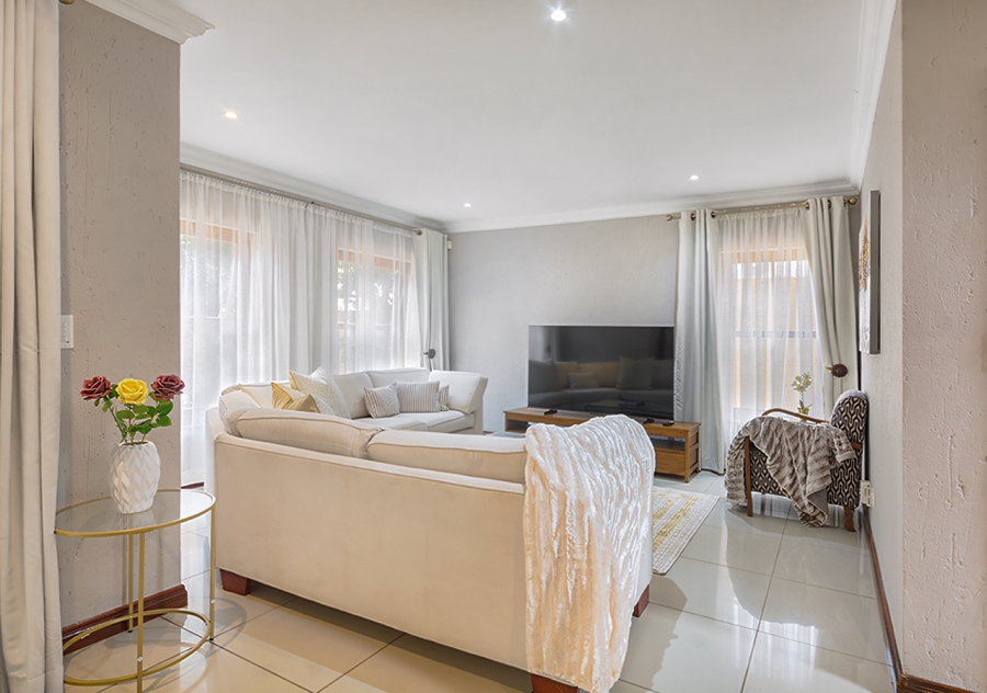 To Let 4 Bedroom Property for Rent in Broadacres Gauteng