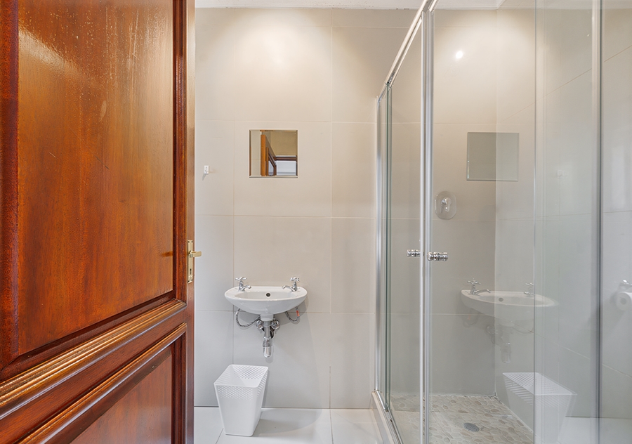 To Let 4 Bedroom Property for Rent in Broadacres Gauteng