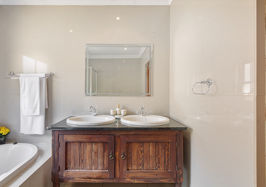 To Let 4 Bedroom Property for Rent in Broadacres Gauteng
