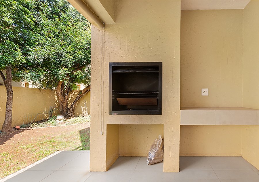 To Let 4 Bedroom Property for Rent in Broadacres Gauteng