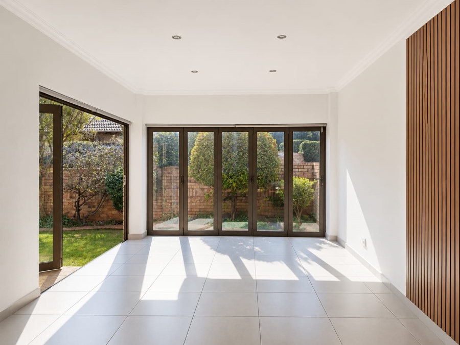 To Let 3 Bedroom Property for Rent in Maroeladal Gauteng