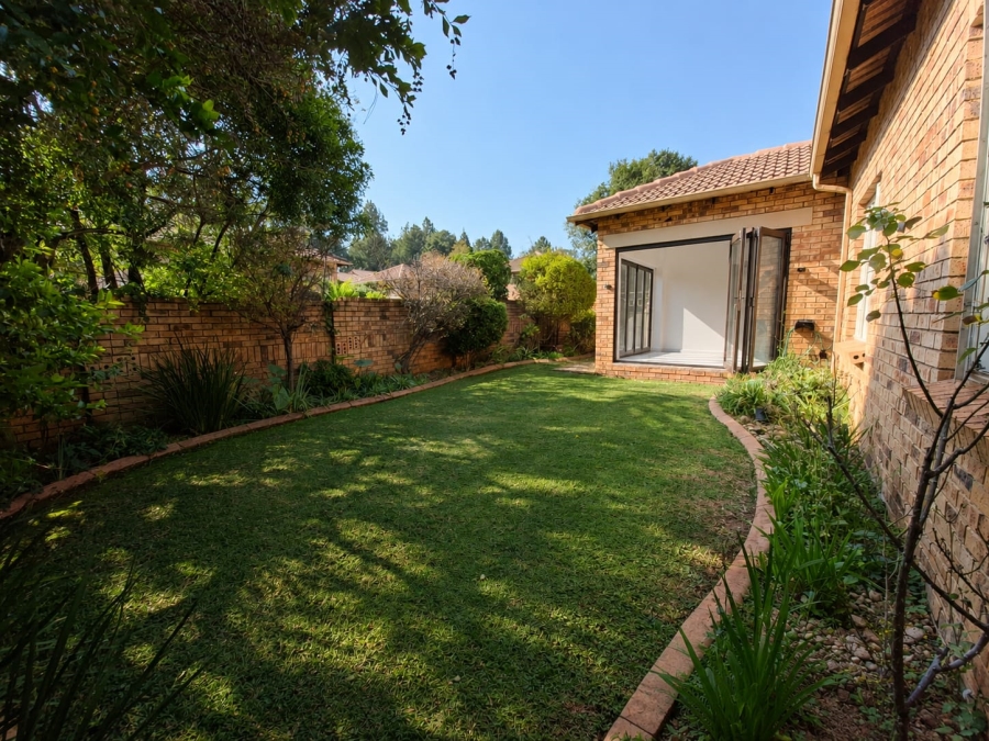 To Let 3 Bedroom Property for Rent in Maroeladal Gauteng