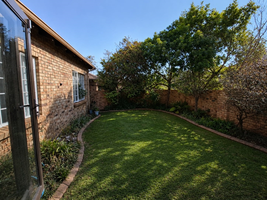 To Let 3 Bedroom Property for Rent in Maroeladal Gauteng