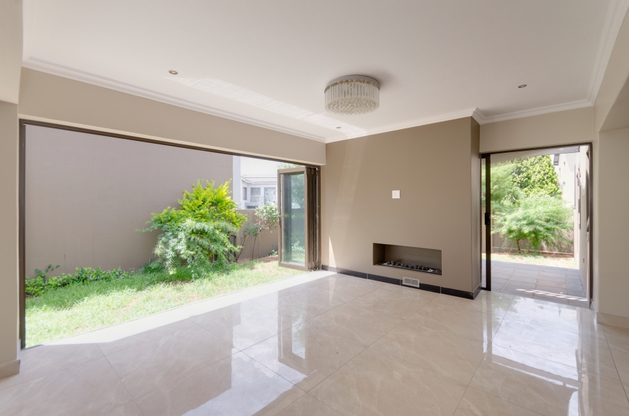 To Let 4 Bedroom Property for Rent in Fourways Gauteng