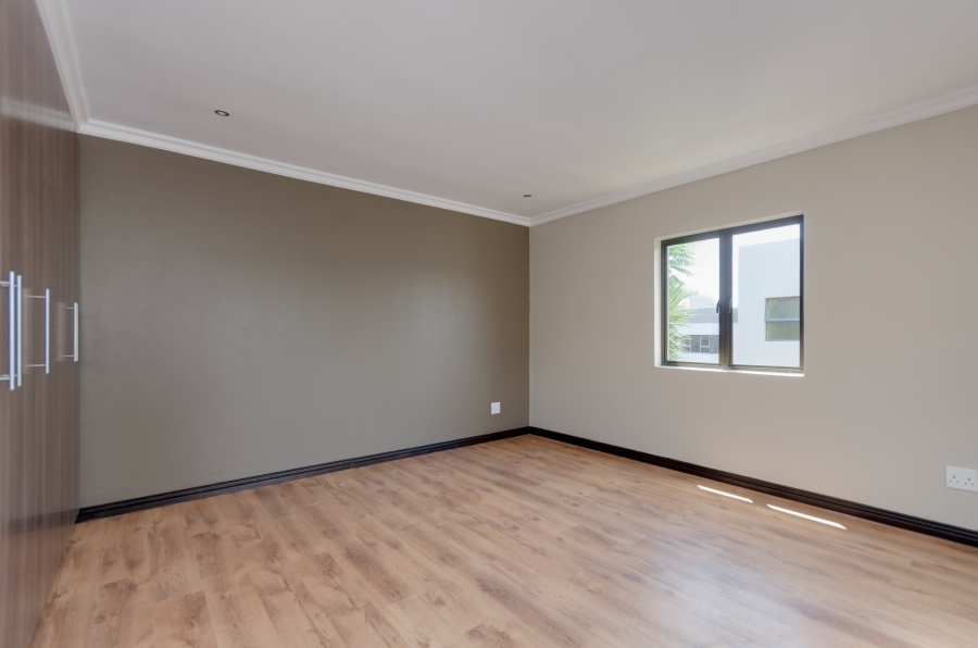 To Let 4 Bedroom Property for Rent in Fourways Gauteng
