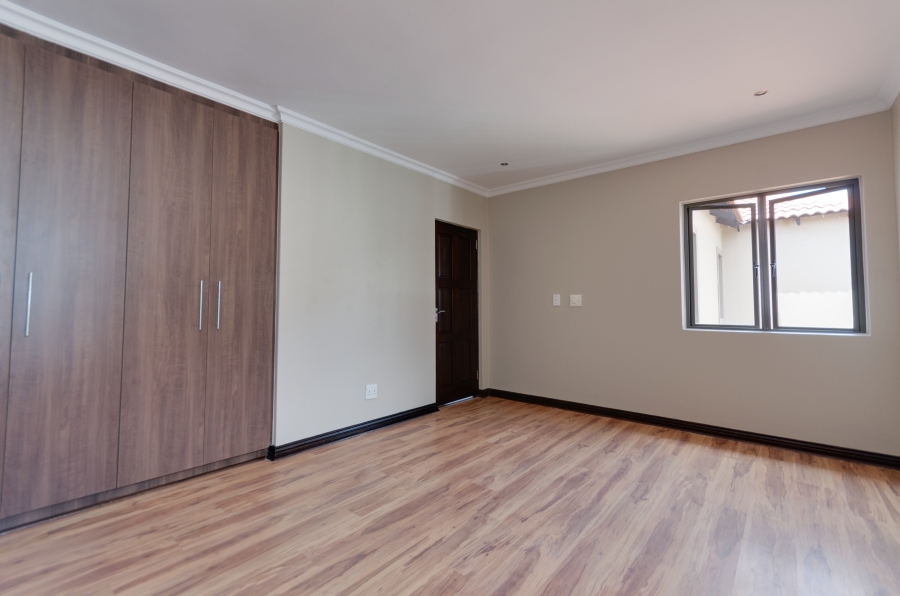 To Let 4 Bedroom Property for Rent in Fourways Gauteng
