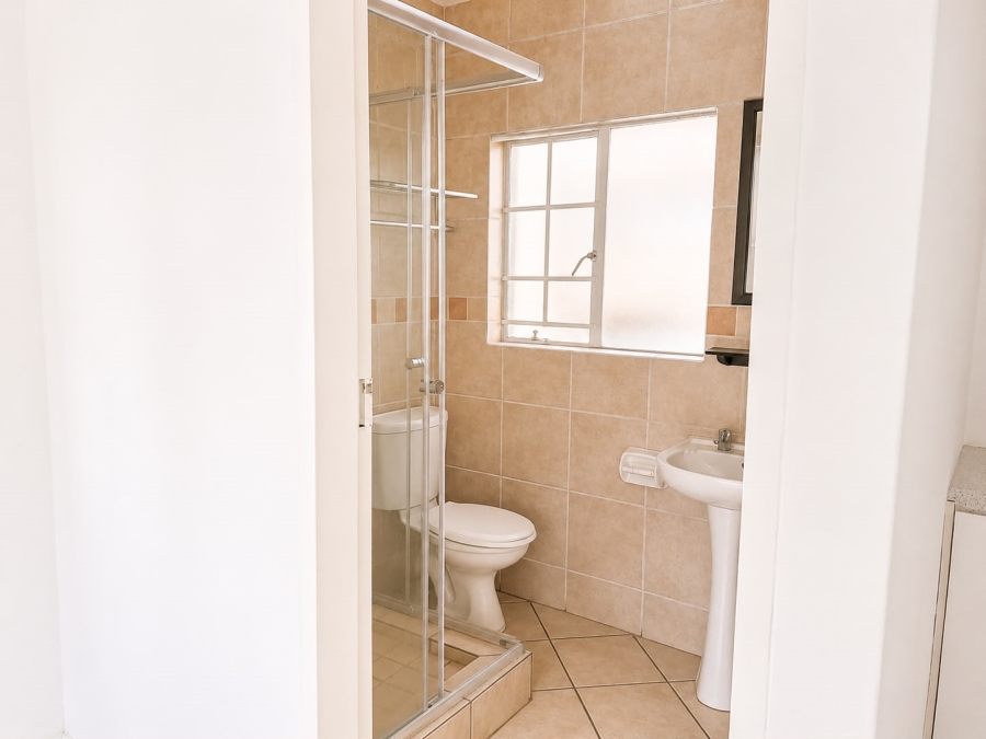 To Let 2 Bedroom Property for Rent in North Riding Gauteng