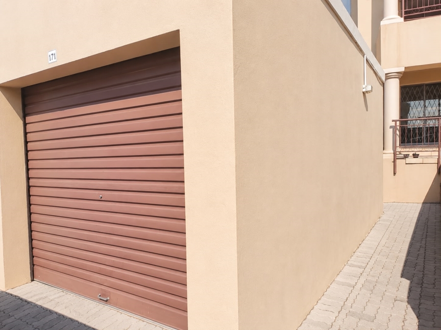 To Let 2 Bedroom Property for Rent in North Riding Gauteng