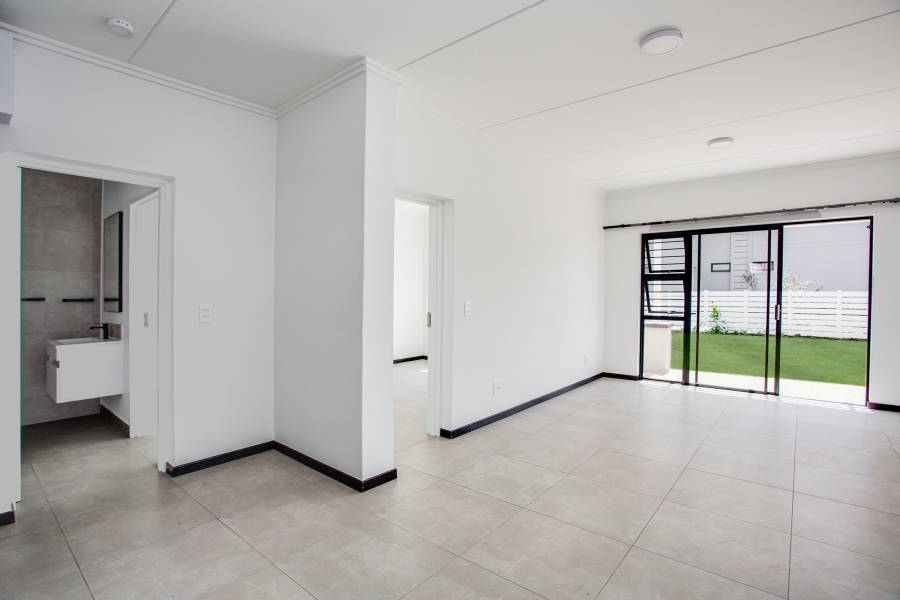 To Let 2 Bedroom Property for Rent in Broadacres Gauteng