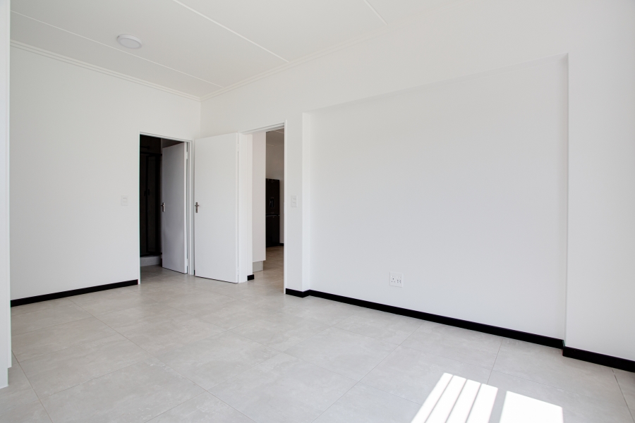 To Let 2 Bedroom Property for Rent in Broadacres Gauteng