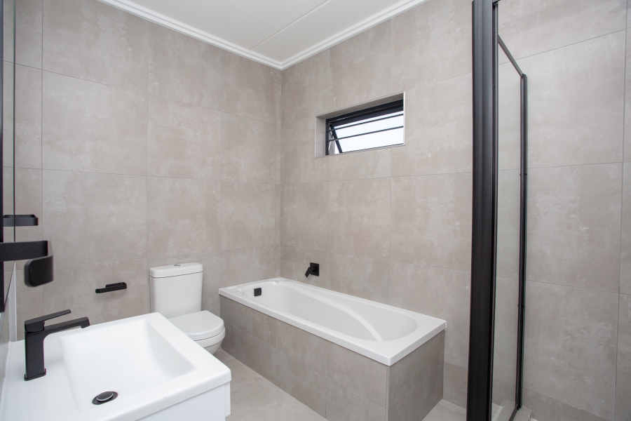 To Let 2 Bedroom Property for Rent in Broadacres Gauteng
