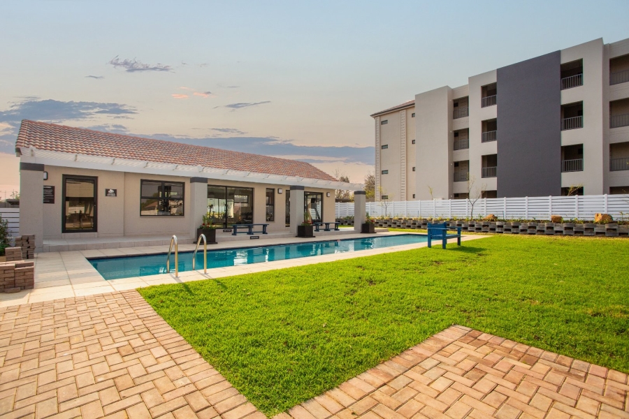 To Let 2 Bedroom Property for Rent in Broadacres Gauteng
