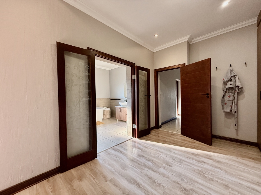 4 Bedroom Property for Sale in Newmark Estate Gauteng