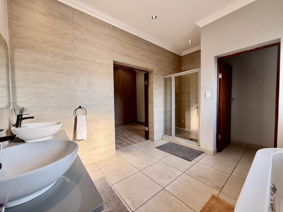 4 Bedroom Property for Sale in Newmark Estate Gauteng