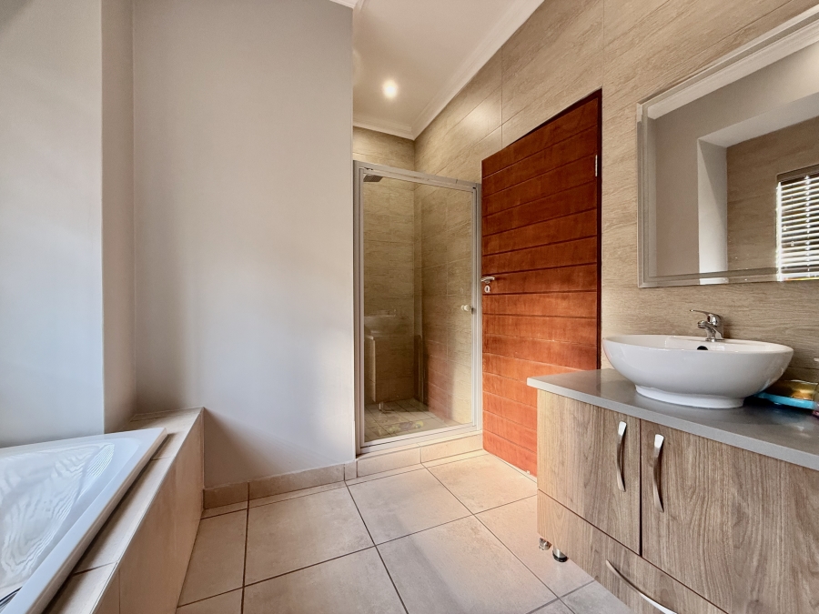 4 Bedroom Property for Sale in Newmark Estate Gauteng