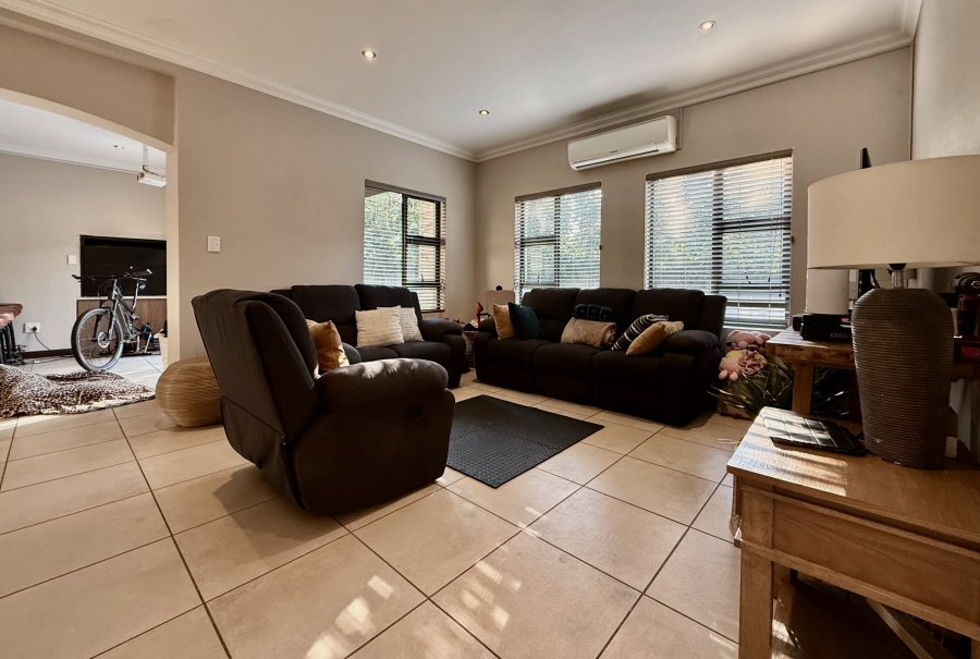 4 Bedroom Property for Sale in Newmark Estate Gauteng