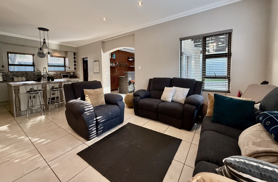4 Bedroom Property for Sale in Newmark Estate Gauteng