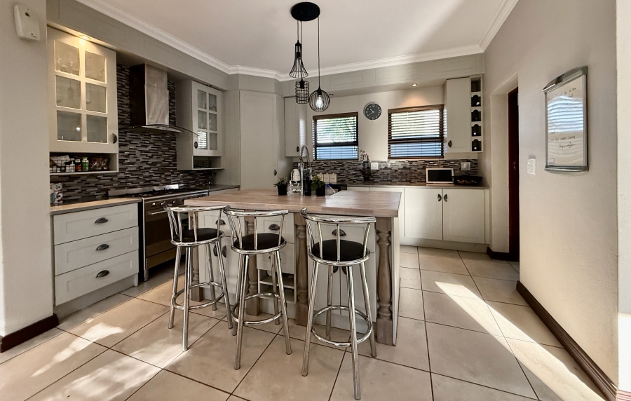 4 Bedroom Property for Sale in Newmark Estate Gauteng