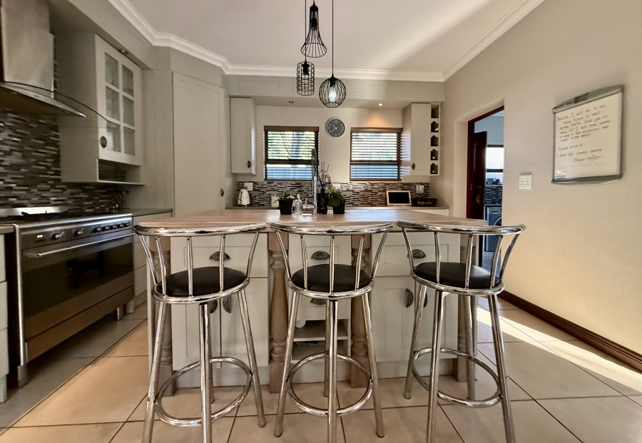 4 Bedroom Property for Sale in Newmark Estate Gauteng