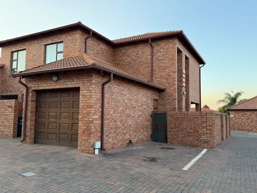 3 Bedroom Property for Sale in Willow Park Manor Gauteng