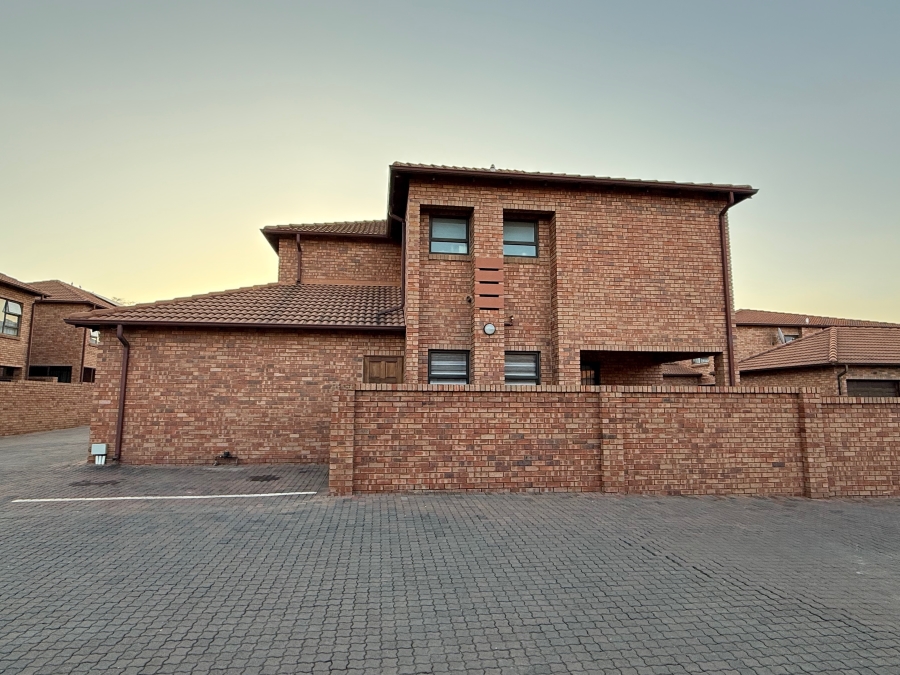 3 Bedroom Property for Sale in Willow Park Manor Gauteng