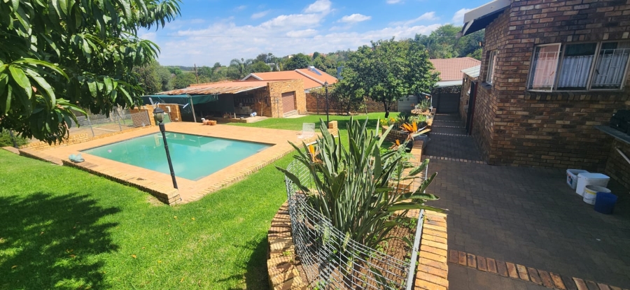 4 Bedroom Property for Sale in Suideroord Gauteng