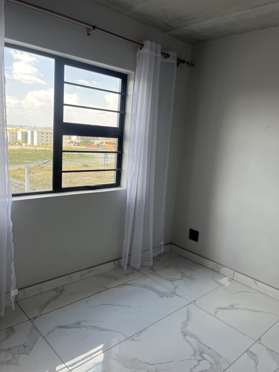 To Let 2 Bedroom Property for Rent in South Hills Gauteng