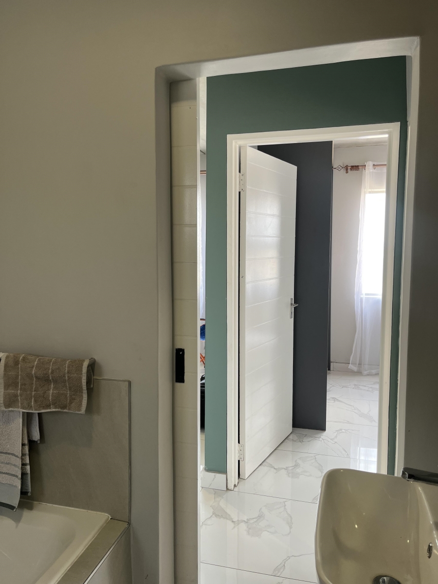 To Let 2 Bedroom Property for Rent in South Hills Gauteng