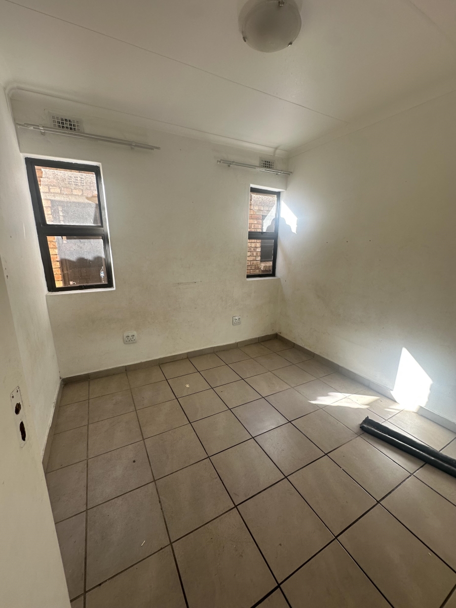 3 Bedroom Property for Sale in Albertsdal Gauteng