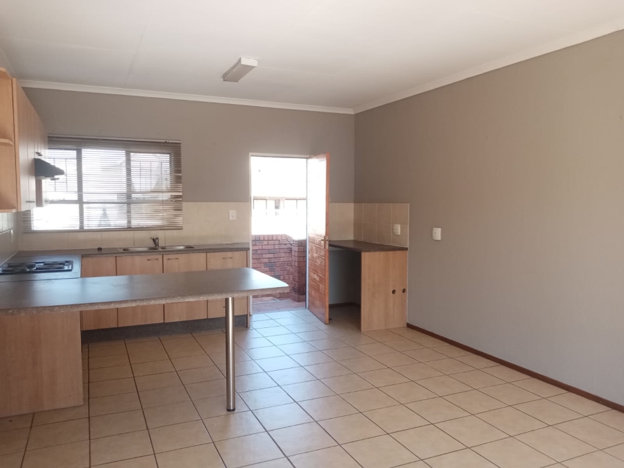 To Let 2 Bedroom Property for Rent in Sugar Bush Estate Gauteng
