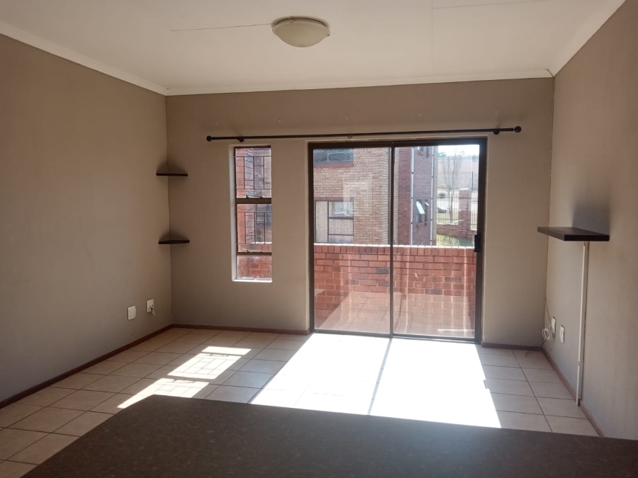 To Let 2 Bedroom Property for Rent in Sugar Bush Estate Gauteng