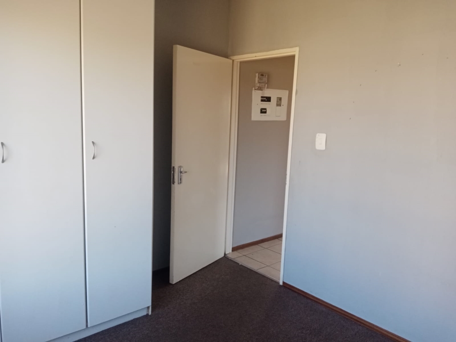 To Let 2 Bedroom Property for Rent in Sugar Bush Estate Gauteng