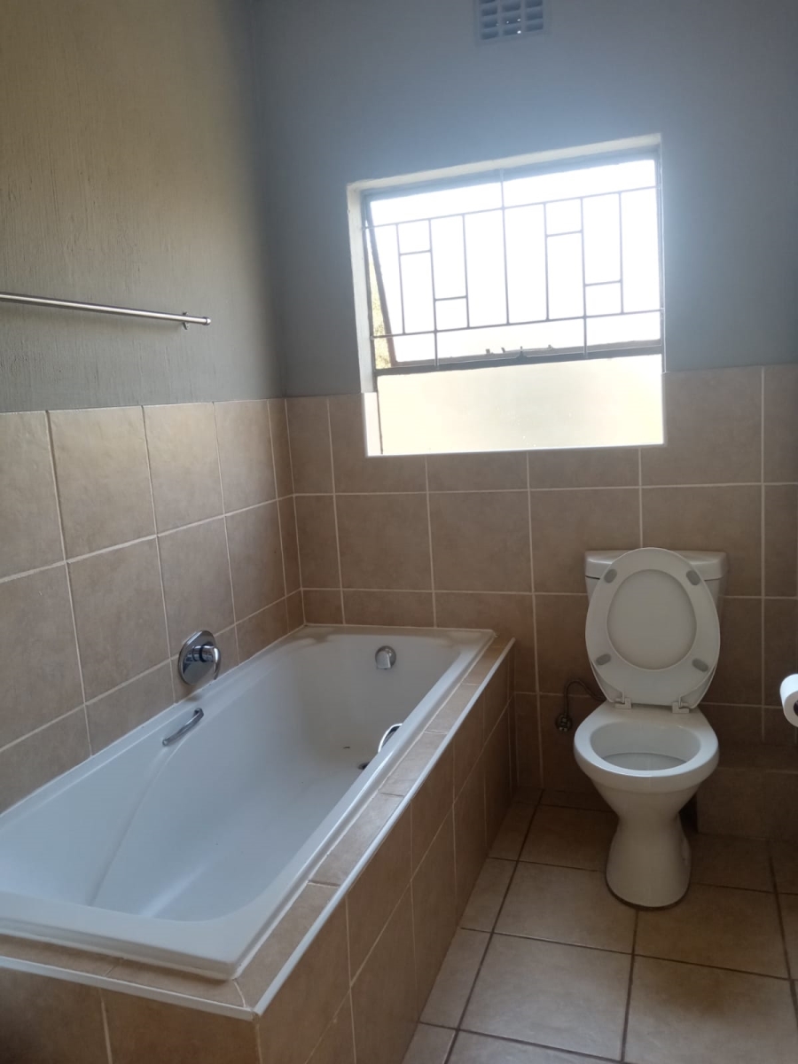 To Let 2 Bedroom Property for Rent in Sugar Bush Estate Gauteng