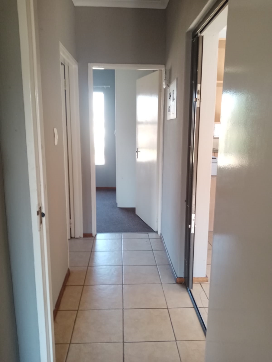 To Let 2 Bedroom Property for Rent in Sugar Bush Estate Gauteng