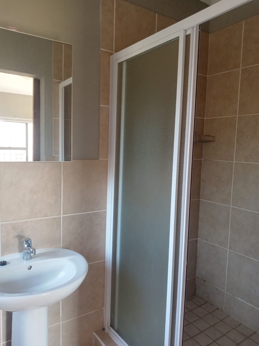 To Let 2 Bedroom Property for Rent in Sugar Bush Estate Gauteng