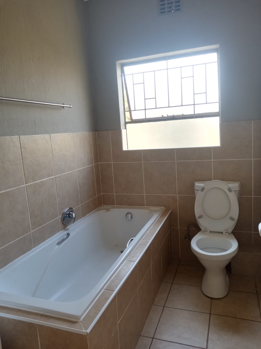 To Let 2 Bedroom Property for Rent in Sugar Bush Estate Gauteng