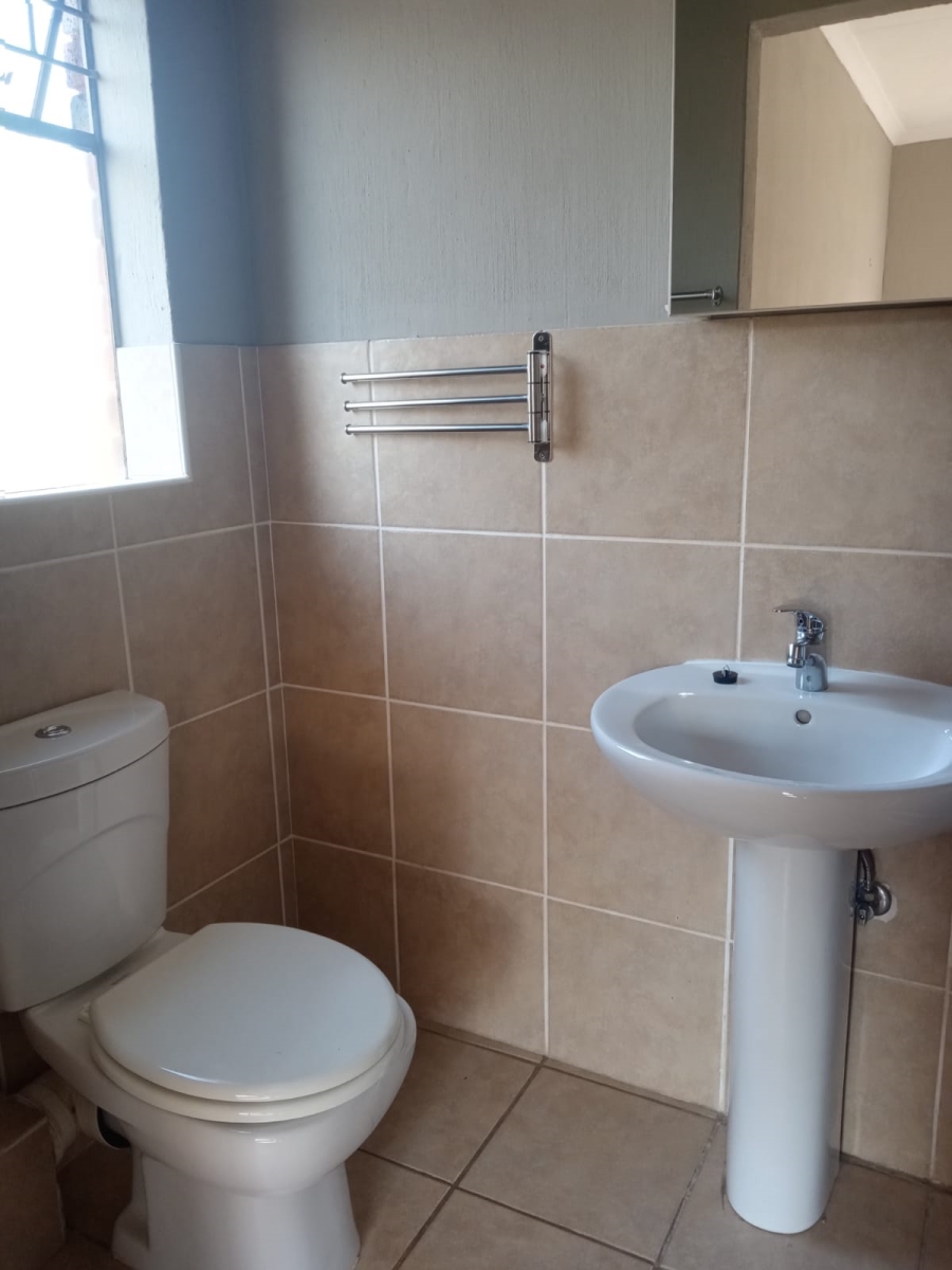 To Let 2 Bedroom Property for Rent in Sugar Bush Estate Gauteng