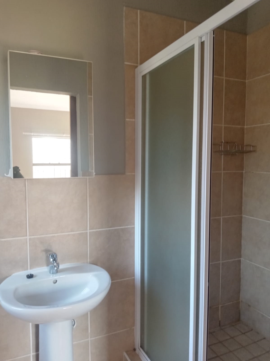 To Let 2 Bedroom Property for Rent in Sugar Bush Estate Gauteng