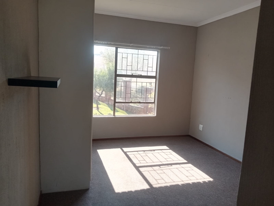To Let 2 Bedroom Property for Rent in Sugar Bush Estate Gauteng