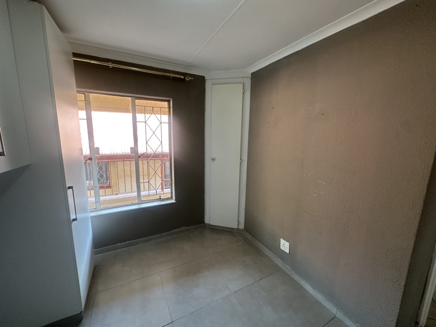 2 Bedroom Property for Sale in Helderkruin Gauteng