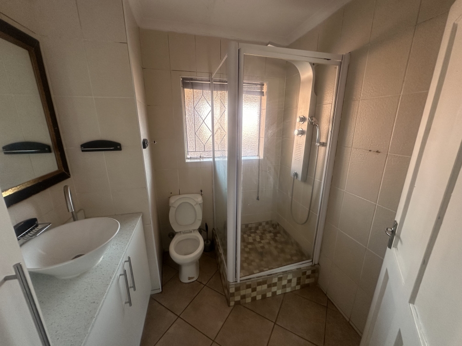 2 Bedroom Property for Sale in Helderkruin Gauteng